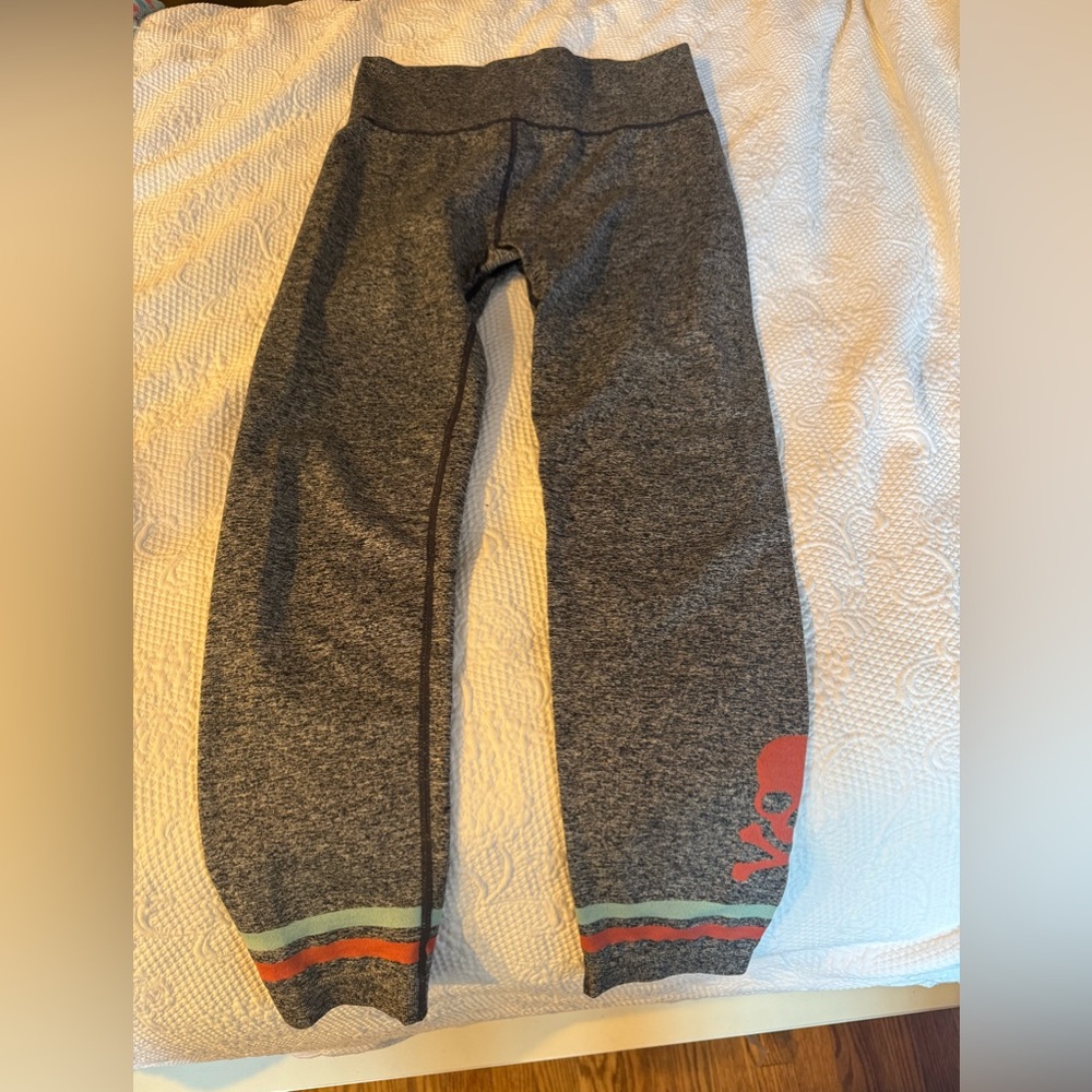 Lululemon Soul by Soulcycle Seamless Skull Jacquard Leggings size M
